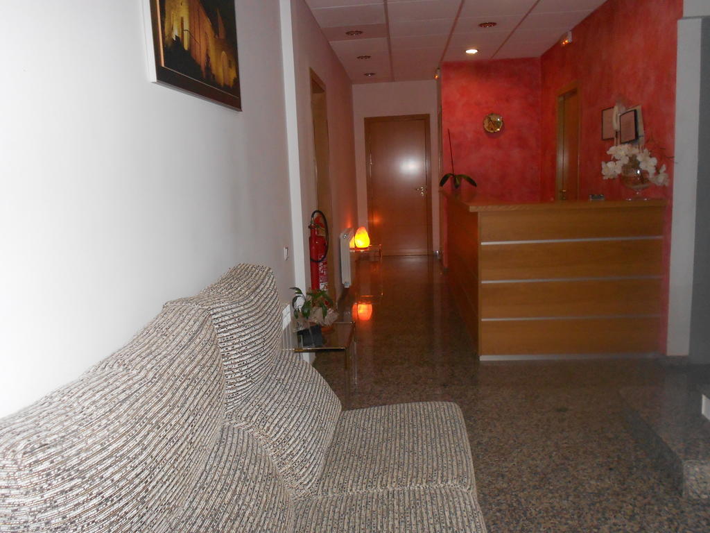 Hostal Ca La Irene Sant Vicens De Castellet Exterior photo